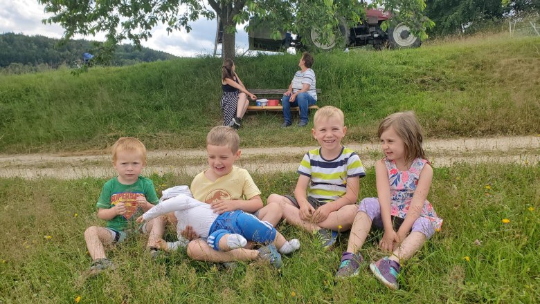 Favorite spot - by the cherry tree behind the farm, © Anderlhof Favorite spot - by the cherry tree behind the farm, © Anderlhof