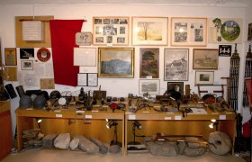 Gablitz local history museum, © Heimatmuseum Gablitz Exhibition in the Gablitz local history museum with historical tools and pictures.