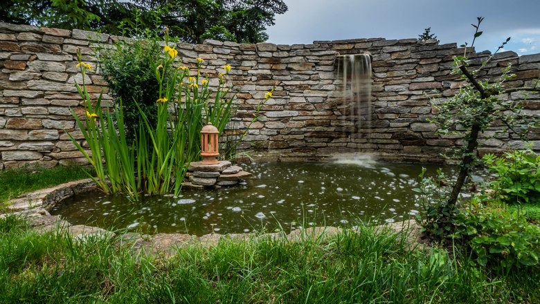 Goldfish pond in the garden, © Gästehaus Pointner Goldfish pond in the garden, © Gästehaus Pointner