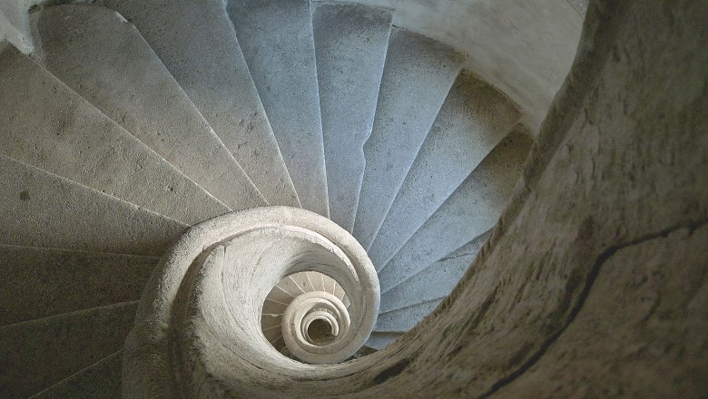 Spiral staircase, © v Spiral staircase, © v