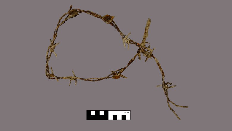 Barbed wire dug up in the camp area, STALAG XVII B, © ASINOE GmbH Barbed wire dug up in the camp area, STALAG XVII B, © ASINOE GmbH