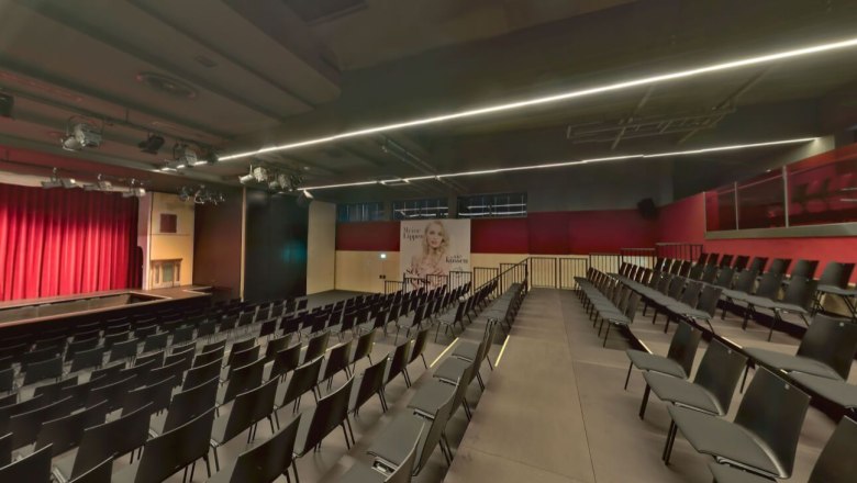 Ybbsfeldhalle stage view, © Roland Schuller Ybbsfeldhalle stage view, © Roland Schuller