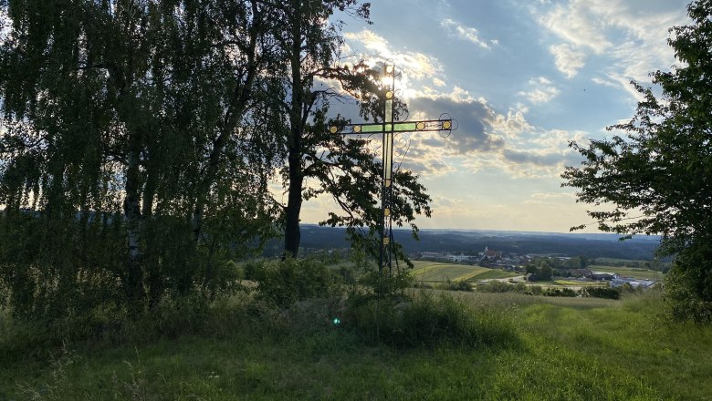 Hofbauer cross on the Hirsberg, © Hofbauer-Hof, Fotograf Josef Hofbauer Hofbauer cross on the Hirsberg, © Hofbauer-Hof, Fotograf Josef Hofbauer
