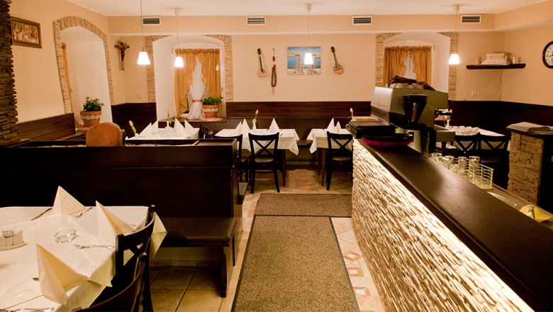 Greek, © Georgios Asminis Greek, © Georgios Asminis