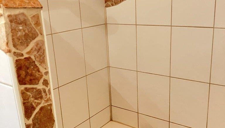 shower-with-bench, © Ferienhof Kirchau shower-with-bench, © Ferienhof Kirchau