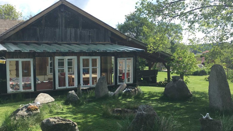 Garden with fireplace and glass house, © Peter Brezina Garden with fireplace and glass house, © Peter Brezina