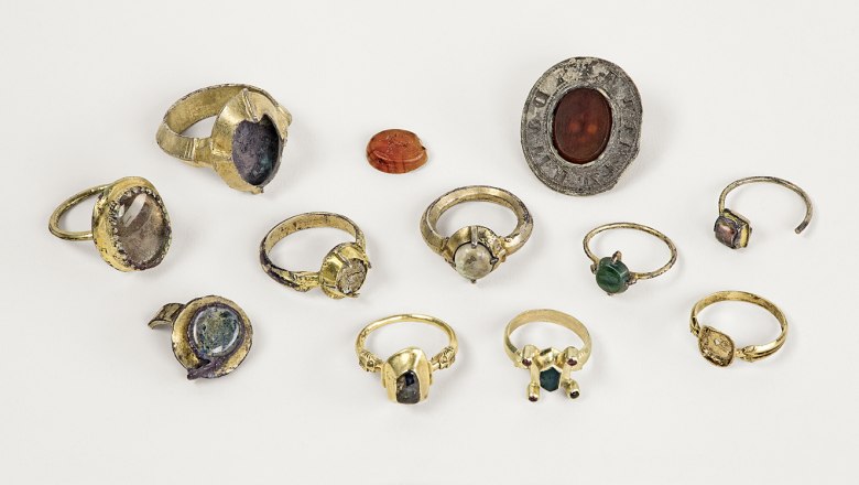 Rings with stones, © Landessammlungen Niederösterreich, UF-22958 Rings with stones, © Landessammlungen Niederösterreich, UF-22958
