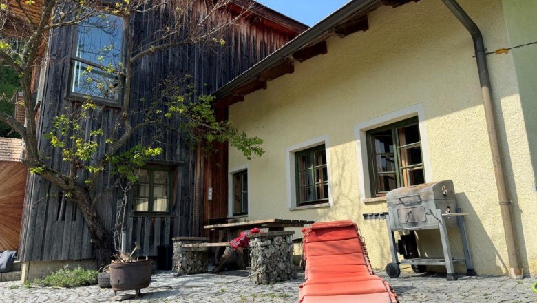 Seating and barbecue area at the Gsangerer vacation apartment, © Mostviertel Tourismus Seating and barbecue area at the Gsangerer vacation apartment, © Mostviertel Tourismus