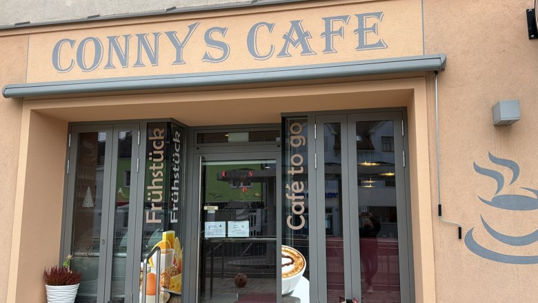 Coffee house in the center of Ernstbrunn, © Cornelia Eder Coffee house in the center of Ernstbrunn, © Cornelia Eder