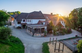 The Hochries, © Die Hochriess-Distelberger GmbH & Co.KG The Hochrieß family hotel is located in the middle of the wildlife park.