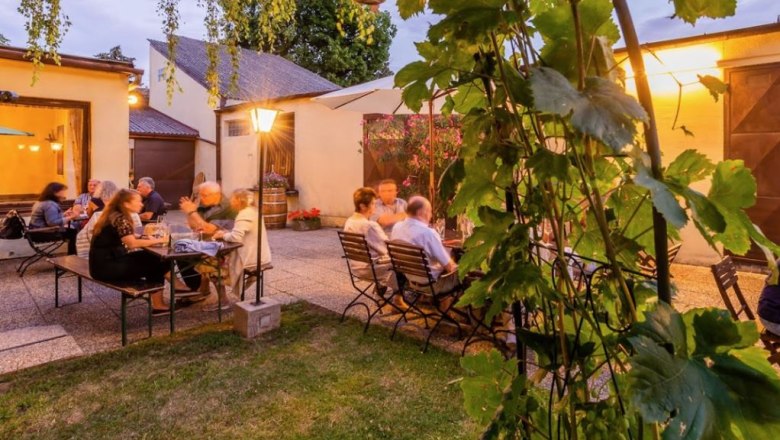 Winery Schwabl "Himmelthau", © Weinbau Schwabl "Himmelthau" Winery Schwabl "Himmelthau", © Weinbau Schwabl "Himmelthau"