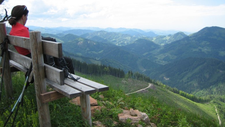 Bench with a wonderful view, © Fam. Helmel Bench with a wonderful view, © Fam. Helmel