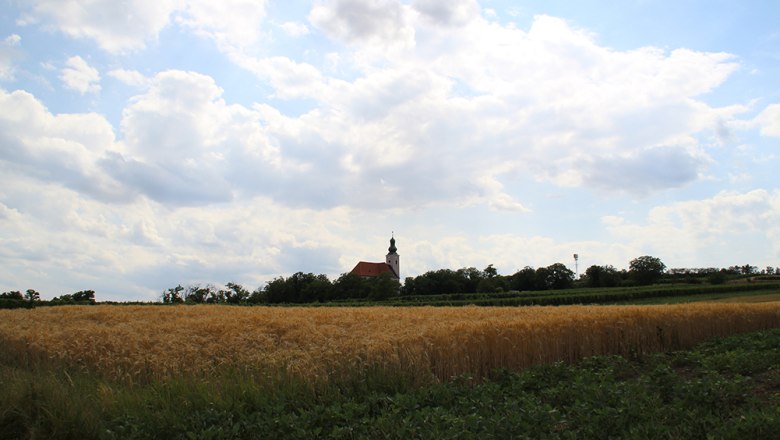Field with church, © Marktgemeinde Reisenberg Field with church, © Marktgemeinde Reisenberg