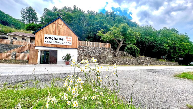 Regional.laden Exterior view, © Obstbau Brandl Regional.laden Exterior view, © Obstbau Brandl