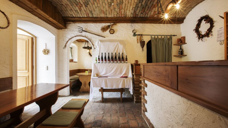 Wine tavern inside the winery Donabaum Helmut, © Monika Loeff Wine tavern inside the winery Donabaum Helmut, © Monika Loeff