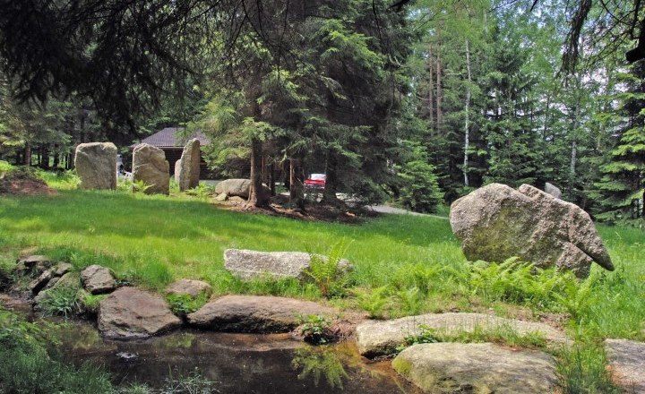 Garden with pond, © Leander Kainz Garden with pond, © Leander Kainz