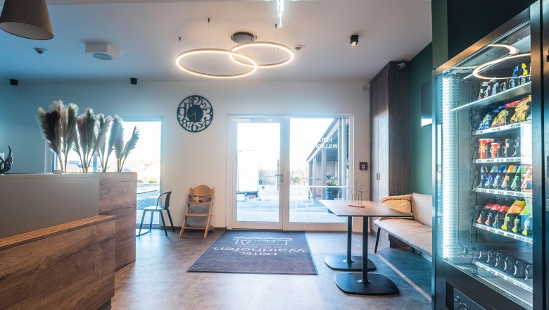 Reception / Entrance, © BAWU HotelbetriebsgmbH, Fotograf Petr Dobias Reception / Entrance, © BAWU HotelbetriebsgmbH, Fotograf Petr Dobias