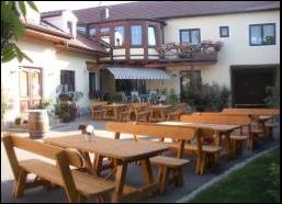 Dorfheuriger Wenzina, © Diethard Wenzina Dorfheuriger Wenzina, © Diethard Wenzina