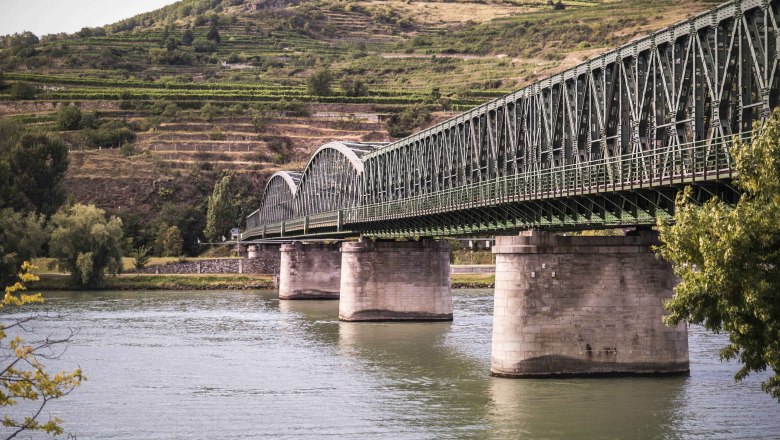 Danube bridge Mautern, © Daniela Matejschek Danube bridge Mautern, © Daniela Matejschek