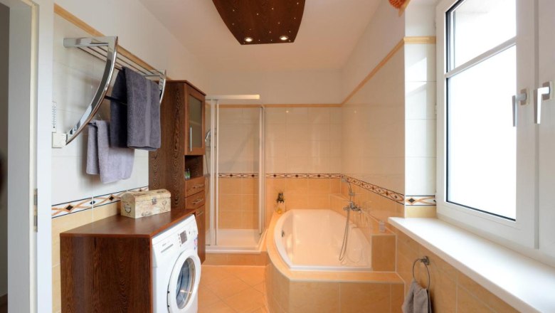 Apartment bathroom with starry sky, © Regina Petric Apartment bathroom with starry sky, © Regina Petric