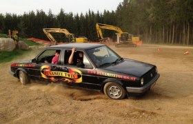 Twincar, © Dynamite Tours Twincar, © Dynamite Tours