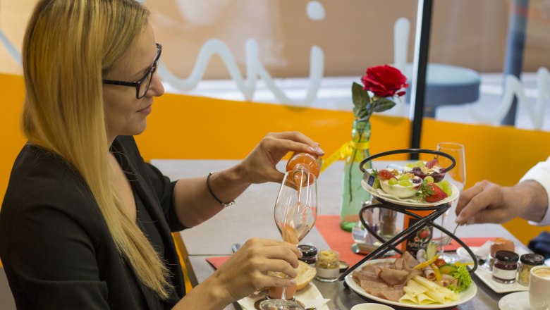 Breakfast in the bistro, © Roman Gerstl Breakfast in the bistro, © Roman Gerstl