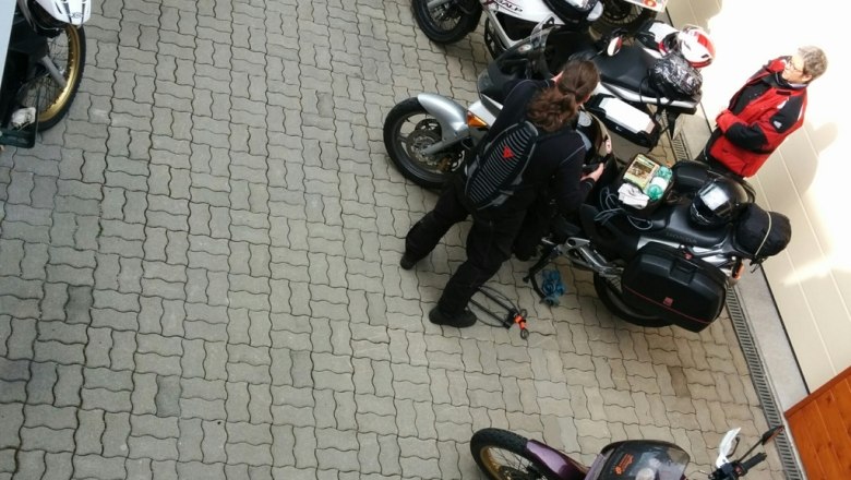 Square in front of the entrance, © Reep Square in front of the entrance, © Reep