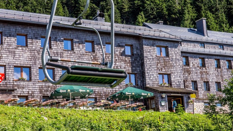 Ötscherschutzhaus with chair lift, © Ludwig Fahrnberger Ötscherschutzhaus with chair lift, © Ludwig Fahrnberger