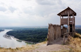 Celtic Wall listening station, VIA.CARNUNTUM., © Donau Niederösterreich, Steve Haider Celtic Wall listening station, VIA.CARNUNTUM., © Donau Niederösterreich, Steve Haider