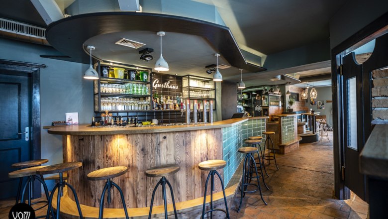 At the bar, © voitl photography At the bar, © voitl photography