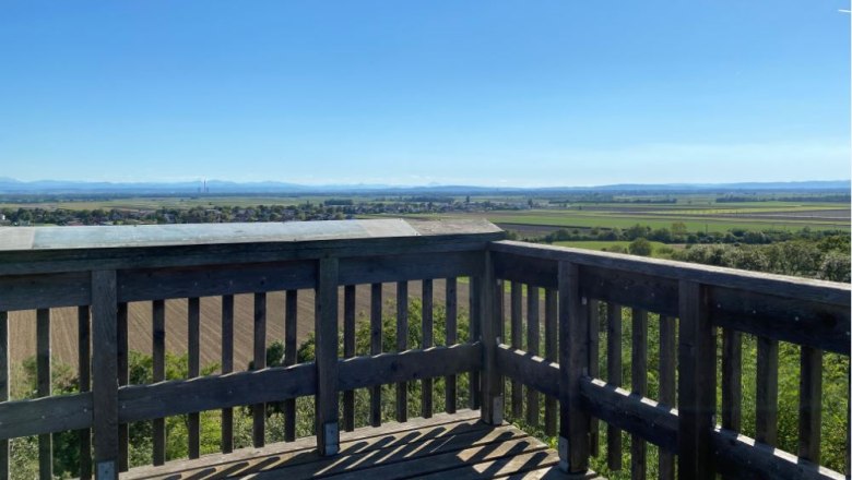 Absdorf viewing platform, © Region Wagram Stefan Czamutzian Absdorf viewing platform, © Region Wagram Stefan Czamutzian