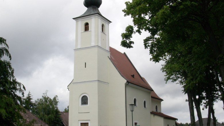 Marian pilgrimage church, © MG Sallingberg St. Mary's pilgrimage church with onion dome and cloudy sky.