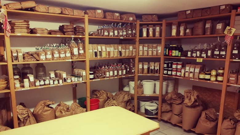 Farm store Biohof Schmidt, © Fam. Schmidt Farm store Biohof Schmidt, © Fam. Schmidt