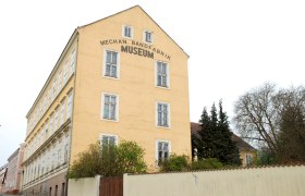 Exterior view of the Kunstfabrik Groß Siegharts, © Angelika Starkl Exterior view of the Kunstfabrik Groß Siegharts, © Angelika Starkl