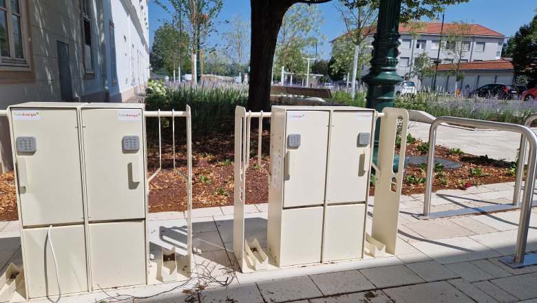E-bike charging stations Tulln tourist information office, © Donau Niederösterreich / K.Kancer E-bike charging stations at the tourist information office in Tulln.