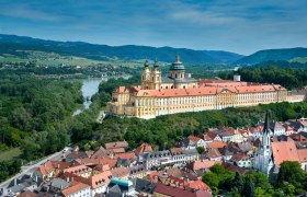 Altstadt von Melk und Benediktinerstift Melk © Donau Niederösterreich/www.extremfotos.com, © Donau Niederösterreich/www.extremfotos.com Altstadt von Melk und Benediktinerstift Melk © Donau Niederösterreich/www.extremfotos.com, © Donau Niederösterreich/www.extremfotos.com