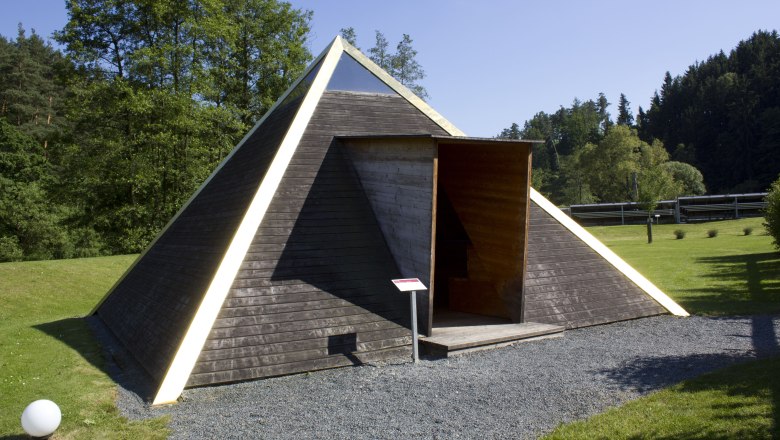 Energy pyramid, © Hotel-Restaurant Liebnitzmuehle GmbH & Co KG Energy pyramid, © Hotel-Restaurant Liebnitzmuehle GmbH & Co KG