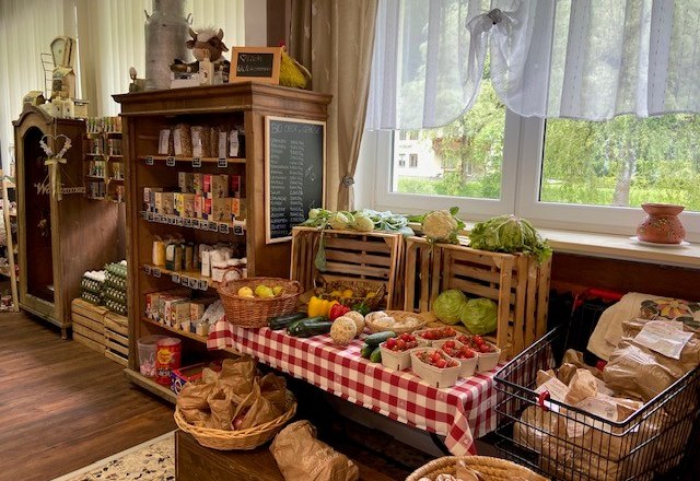 Farm store fruit and vegetables, © Wiener Alpen Interior view of a farm store with fruit and vegetables.
