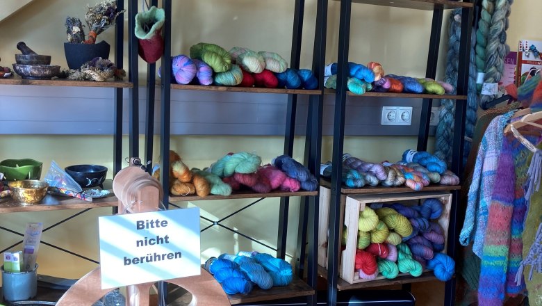 Kruemel spinning wheel, © Wienerwald Tourismus Kruemel spinning wheel, © Wienerwald Tourismus