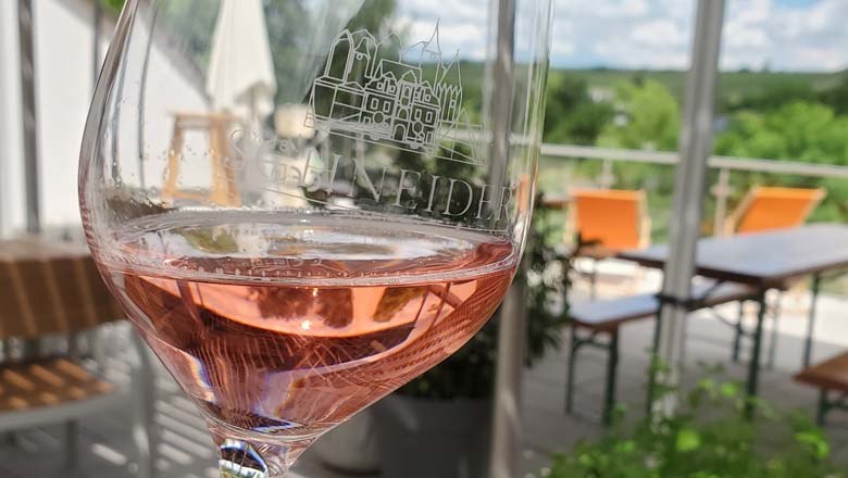 Rest area terrace, © Martina Schneider Rest area terrace, © Martina Schneider