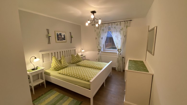 strassbauer_lothspieler_mostputzer_image1, © Lothspieler strassbauer_lothspieler_mostputzer_image1, © Lothspieler