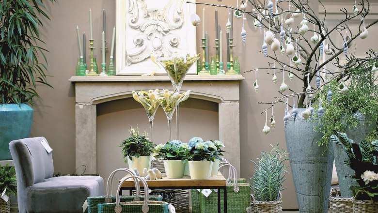 exclusive furniture, © Lederleitner Elegant interior design with plants, vases and decorations.