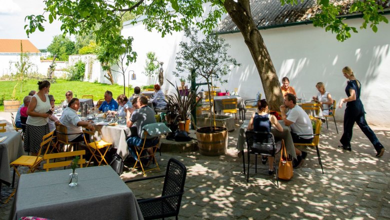 Eatery, © Rita Newman Eatery, © Rita Newman