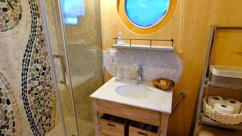 Mrs.Green bathroom, © Nina Susanne Himmelmaier Mrs.Green bathroom, © Nina Susanne Himmelmaier