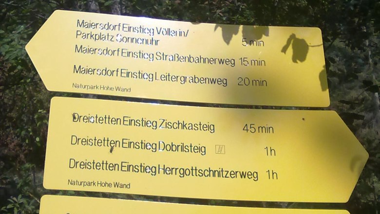 signposted hiking trails, © Reep Yellow signposts in the Hohe Wand Nature Park with various hiking trails and walking times.