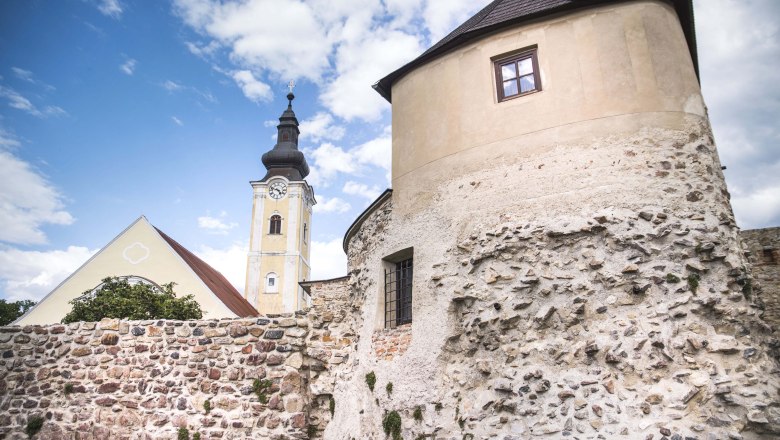 Roman walls in Mautern, © Daniela Matejschek Roman walls in Mautern, © Daniela Matejschek