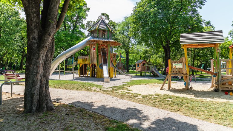 City park playground, © Wiener Alpen/Schubert Large children's playground with slide and climbing frame