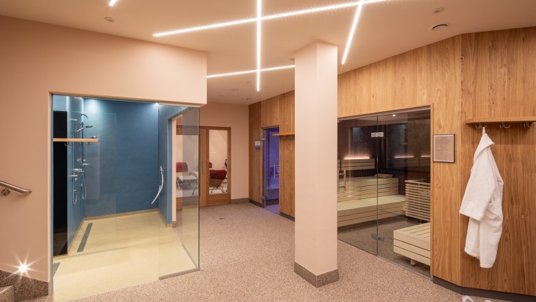 Sauna area in the Hotel Schwarzer Bär, © Lachlan Blair / Loxpix Modern wellness area with various saunas