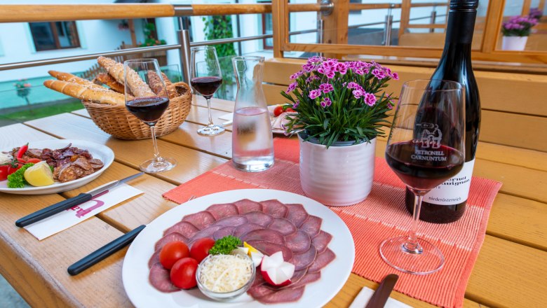 Winery & Buschenschank (typical tavern) Herl, © René Binder/photography4marketing Winery & Buschenschank (typical tavern) Herl, © René Binder/photography4marketing