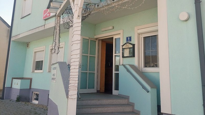 Gasthof Schmied Smolka, © Gasthof Schmied Smolka Entrance with stairs Gasthof Schmied-Smolka